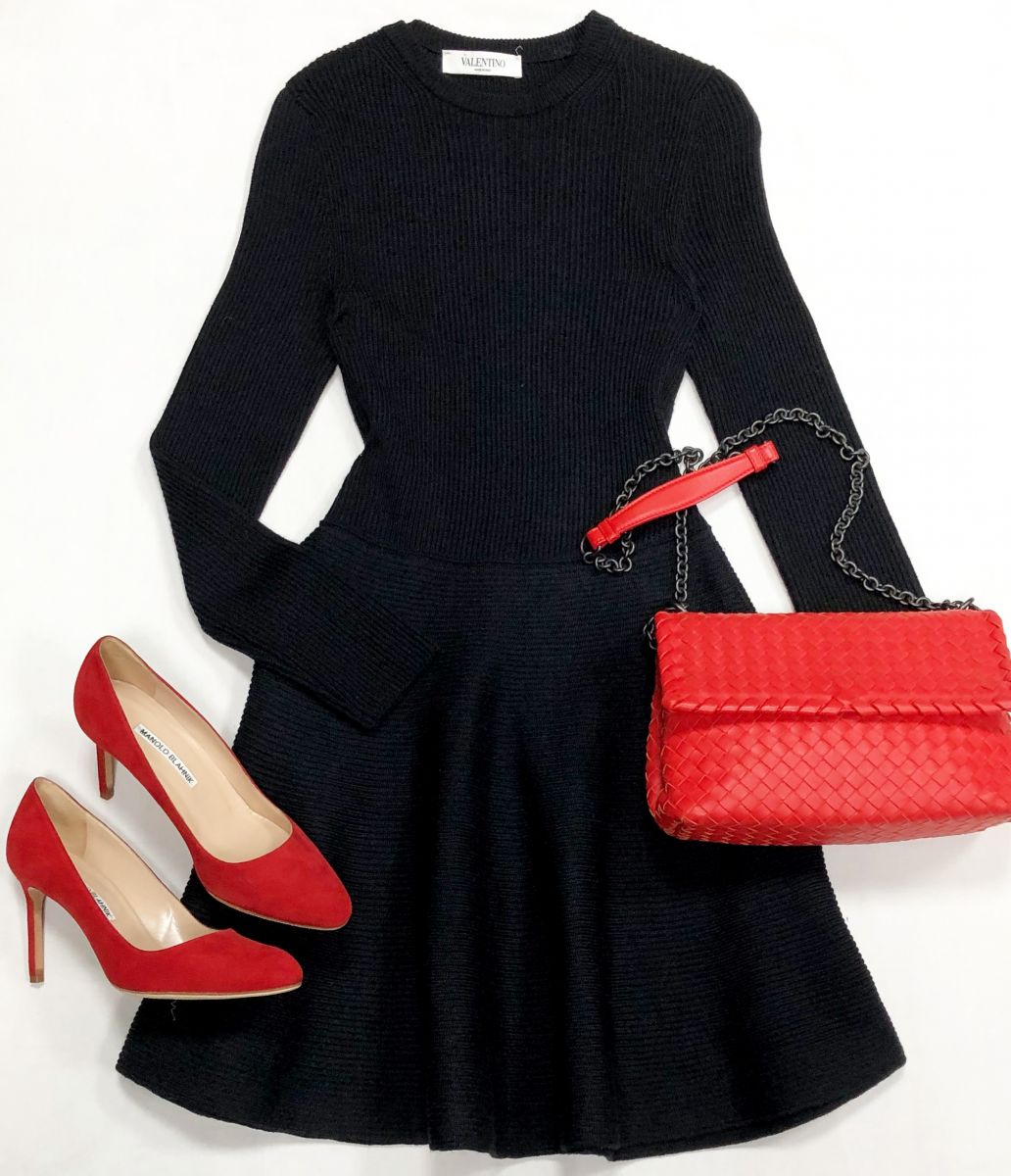 Платье Valentino размер M цена 10 959 руб
Туфли Manolo Blahnik размер 38.5 цена 36 007 руб
Сумка BOTTEGA VENETA