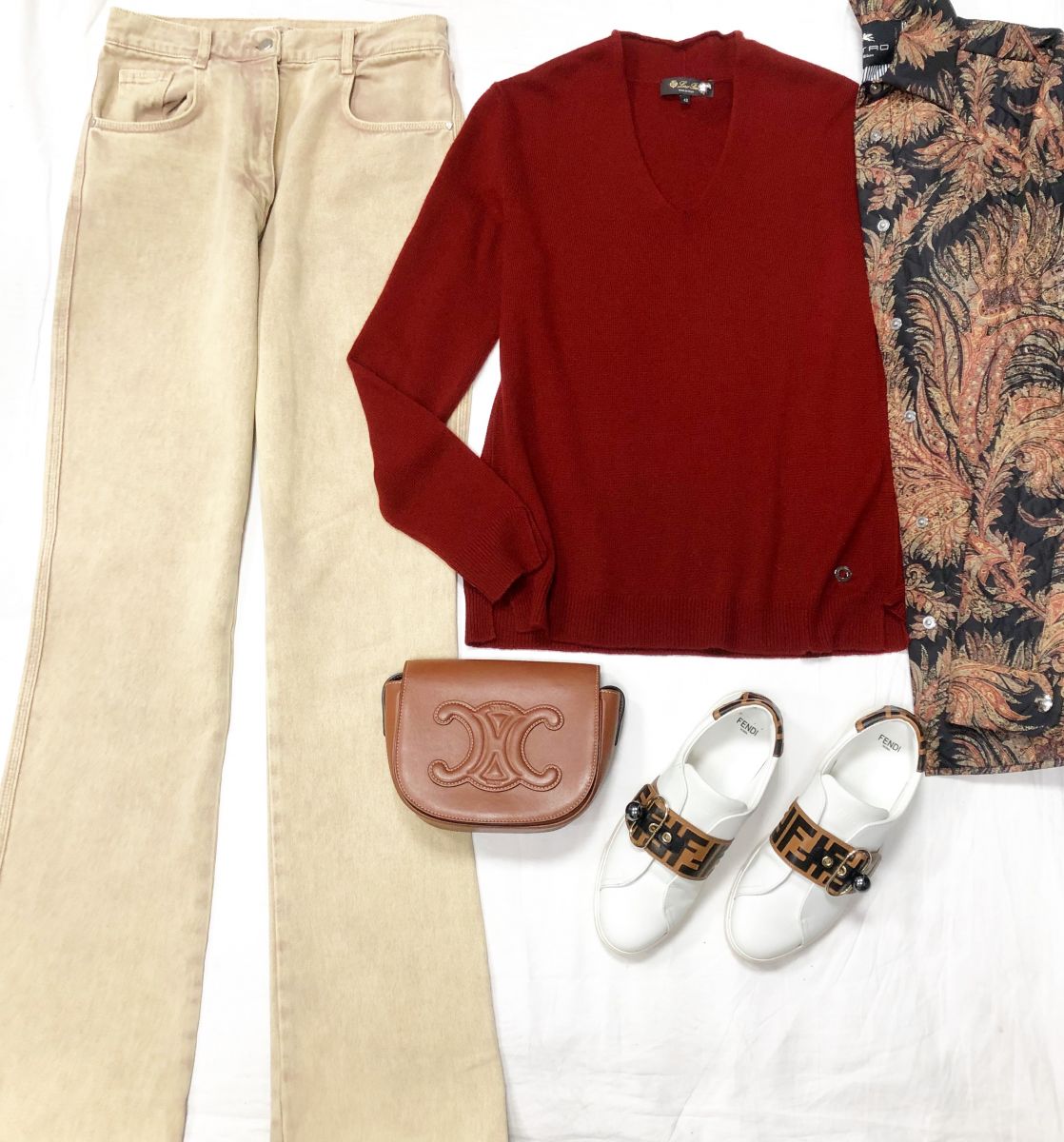 Свитер /кашемир/ LORO PIANA размер 42 цена 31 310 руб 
Джинсы Level 44 цена М цена 7 828 руб 
Куртка /рубашка ETRO размер S цена 46 965 руб 
Ботинки McQueen/ Fendi 
Сумочка Celine