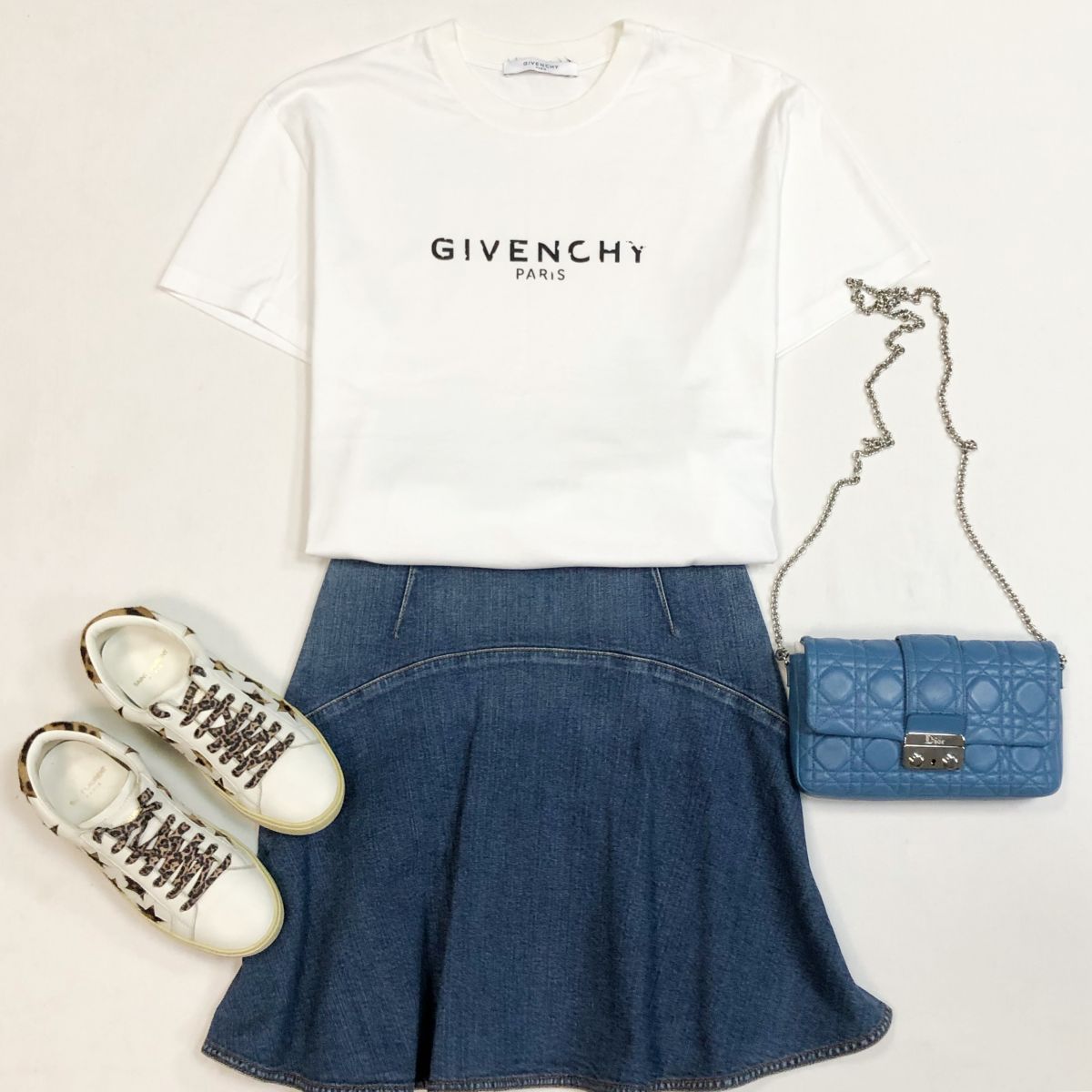 Футболка Givenchy размер XS цена 9 231 рубЮбка Stella McCartney размер 38 цена 4 616 рубКеды Sainrt Lauren размер 37 цена 23 078 рубСумка Dior