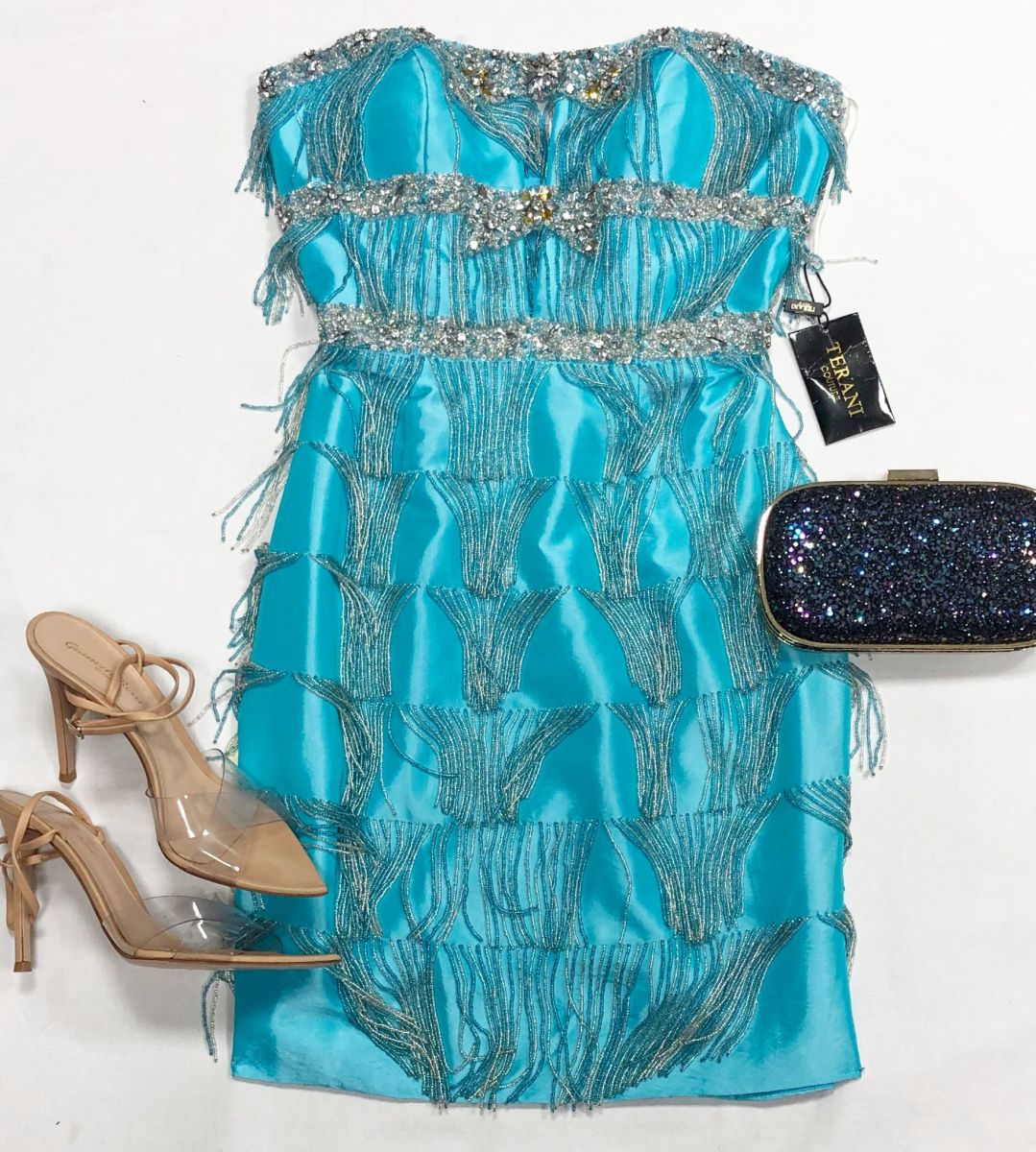 Платье/ камни/ бисер/ размер 2 цена 15 655 руб
Босоножки Gianvito Rossi размер 37.5 цена 15 655 руб
Клатч Anya Hindmarch