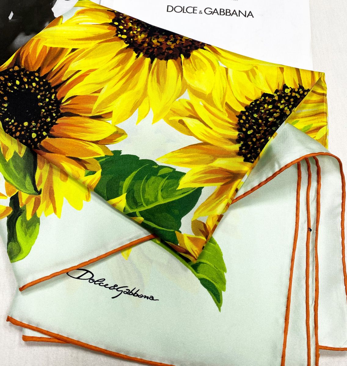 Платок / шелк / Dolce Gabbana размер 90/90 цена 10 959 руб 