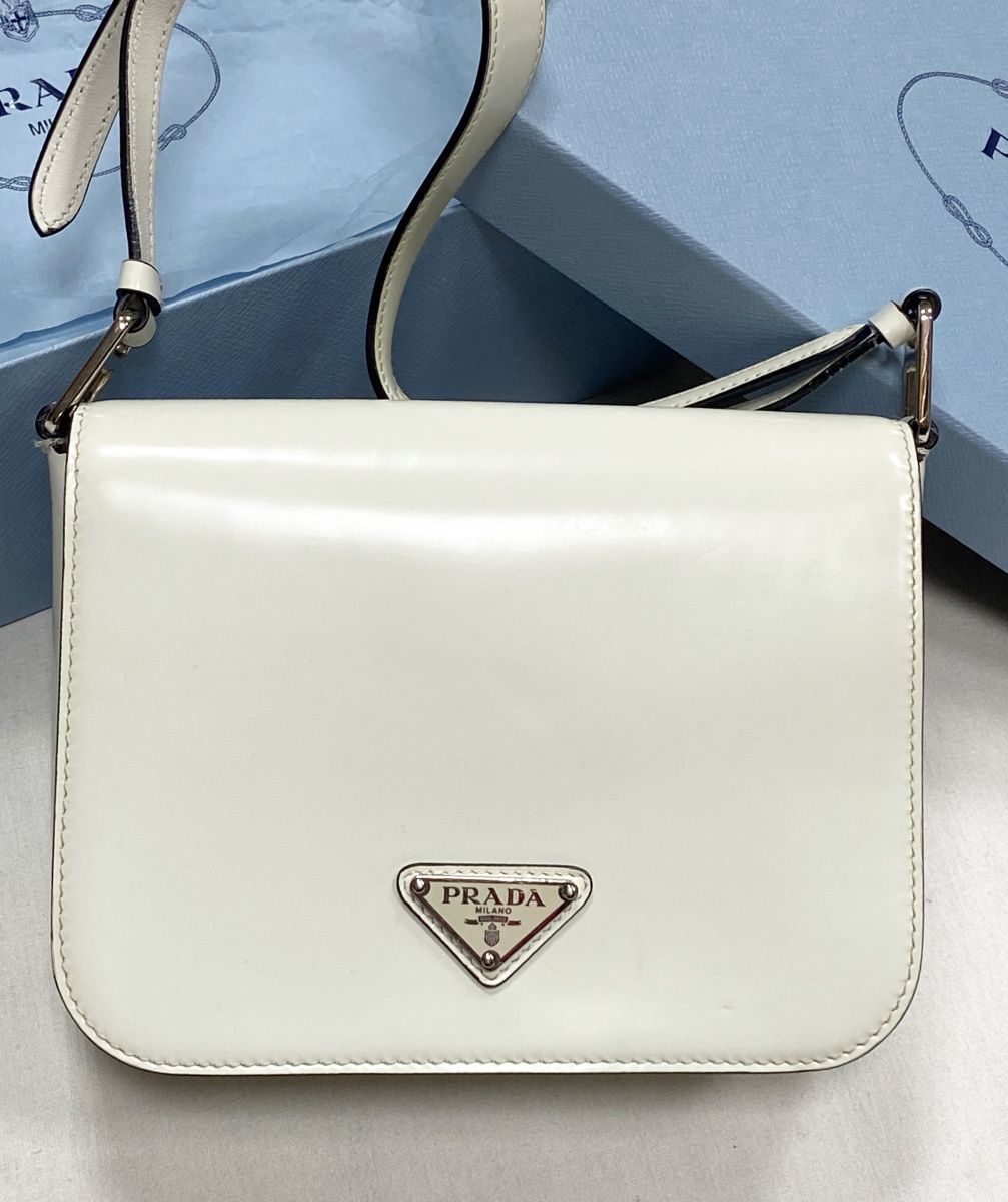 Сумочка Prada размер 20/15 цена 62 620
руб