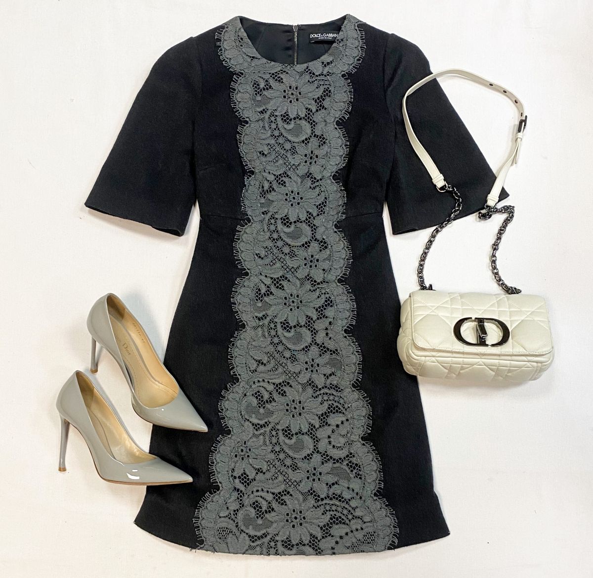 Платье/ажур/ Dolce Gabbana размер 38 цена 15 385 руб
Туфли Dior размер 37 цена 26 155 руб
Сумка Dior 