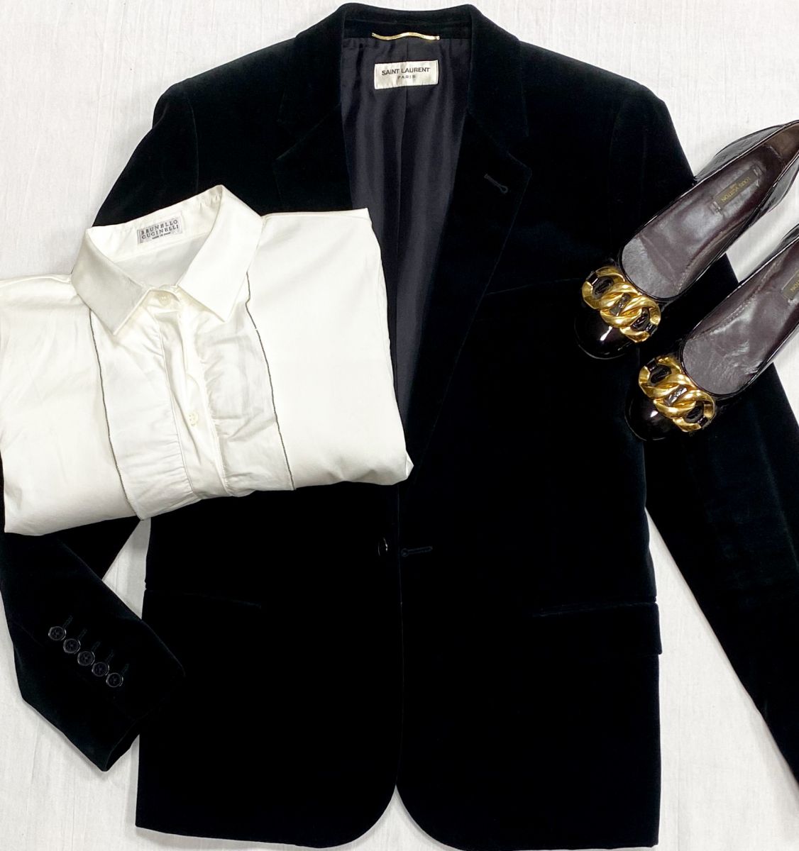 Жакет /бархат / Saint Laurent размер 44 цена 23 483 руб
Блузка Brunello Cucinelli размер XS цена 15 655 руб
Балетки Louis Vuitton размер 37 цена 10 959 руб