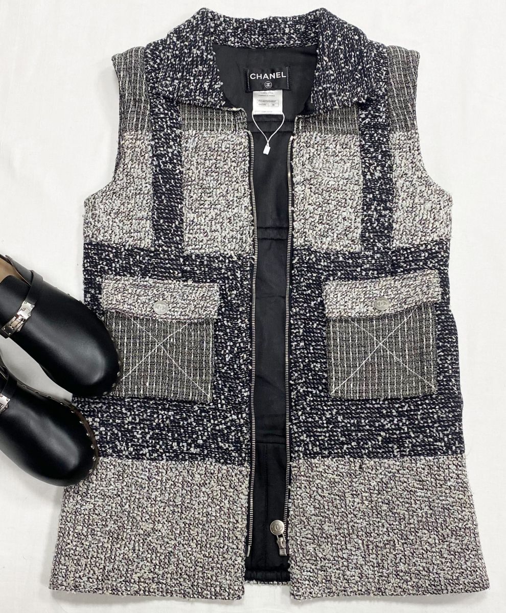 Жилет / твид/ Chanel размер 38 цена 31 310 руб
Сабо Hermes размер 39 цена 78 275 руб