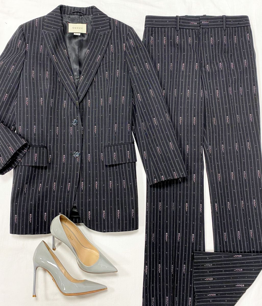 Костюм Gucci размер 42 цена 93 930 руб Туфли Christian Dior размер 37 цена 23 483 руб