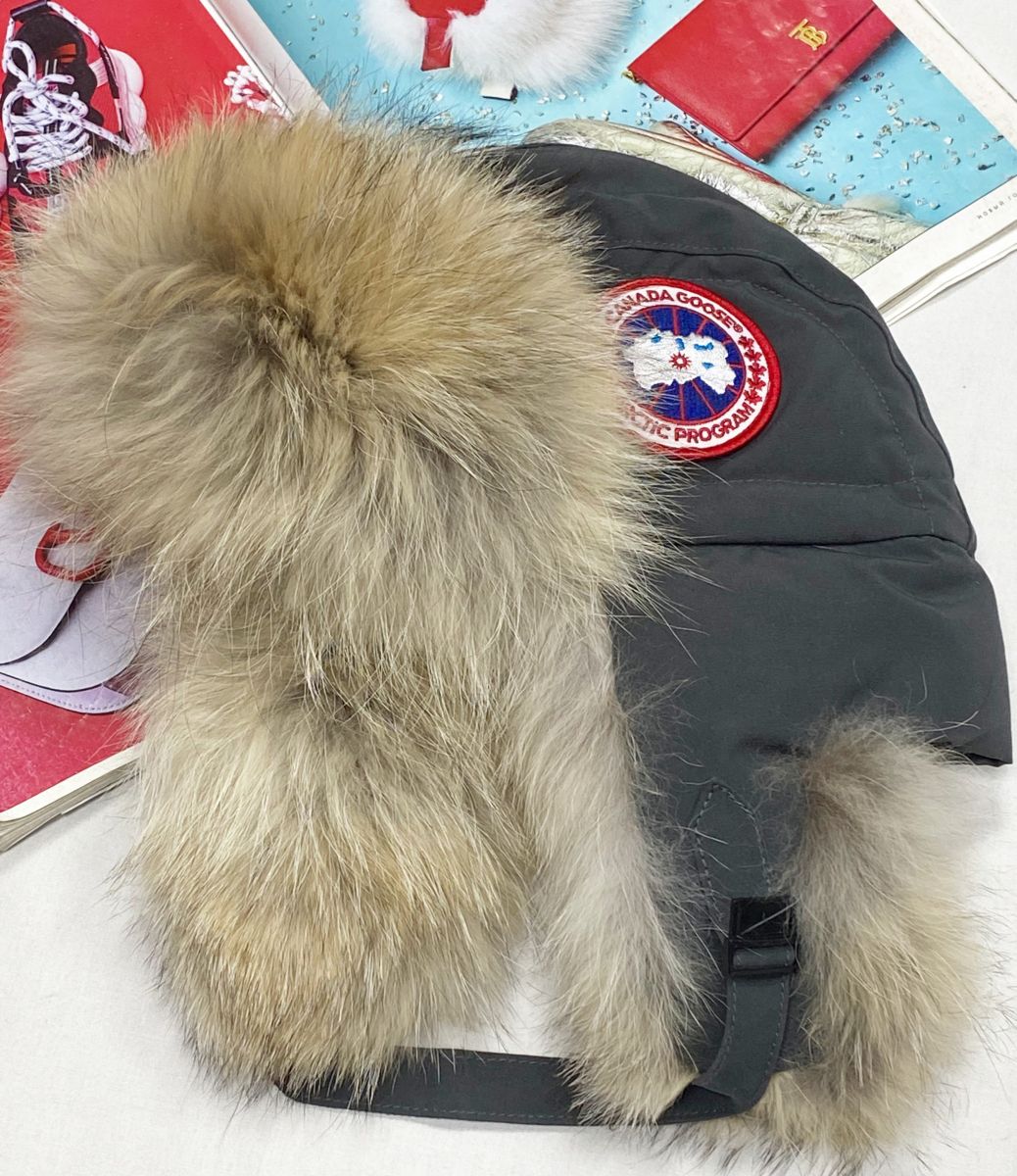 Шапка Canada Goose цена 9 393 руб
