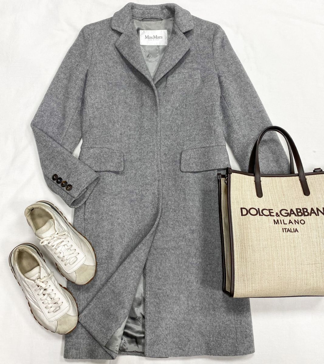 Пальто Max Mara размер 36 цена 23 483 руб
Кроссовки Brunello Cucinelli размер 35 цена 23 483 руб 
Сумка Dolce Gabbana