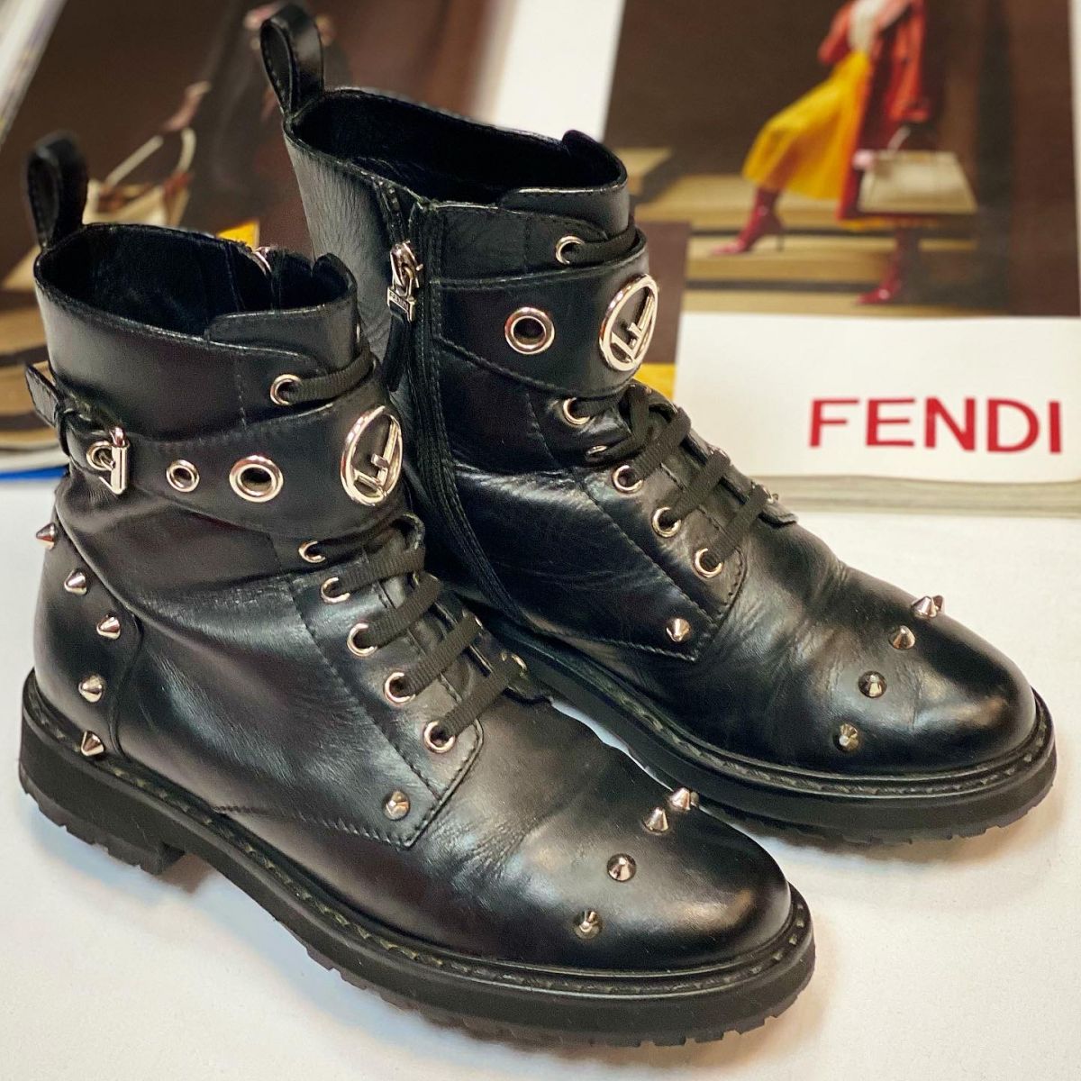 Ботинки Fendi размер 37 цена 15 385 руб 
