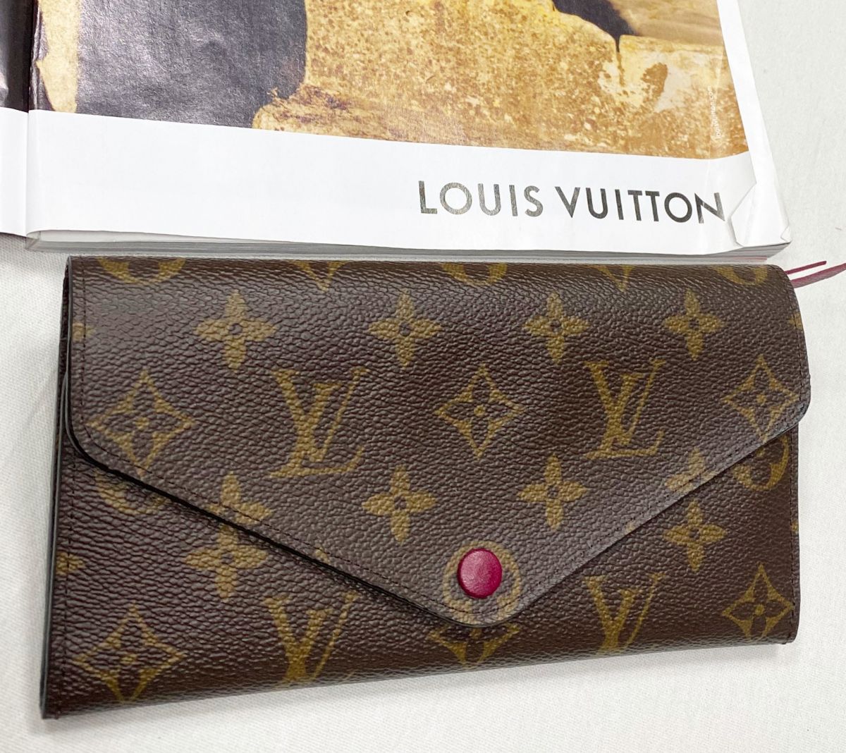 Портмоне Louis Vuitton цена 31 310 руб