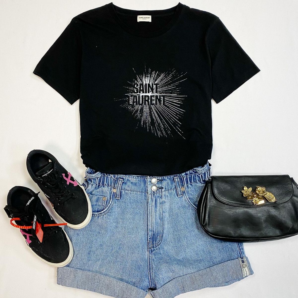 Футболка Saint Laurent размер L цена 15 385 руб Шорты Oneteaspoon размер 26 цена 2 308 руб Кеды Off White размер 35 цена 12 385 руб Клатч Chloè