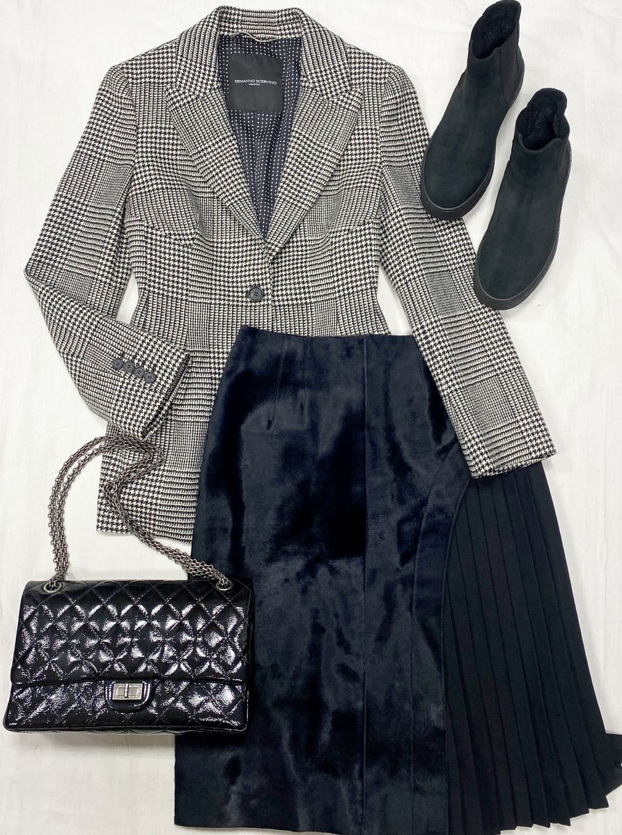 Жакет Ermanno Scervino размер 40 цена 23 483 руб 
Юбка / отделка мех пони / Fendi размер 40 цена 23 483 руб 
Ботинки Principe Di Bologna размер 38 цена 18 483 руб