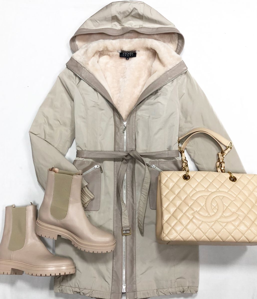 Парка Escada размер 38 цена 23 483 руб
Ботинки Gianvito Rossi размер 40.5 цена 46 965 руб
Сумка Chanel