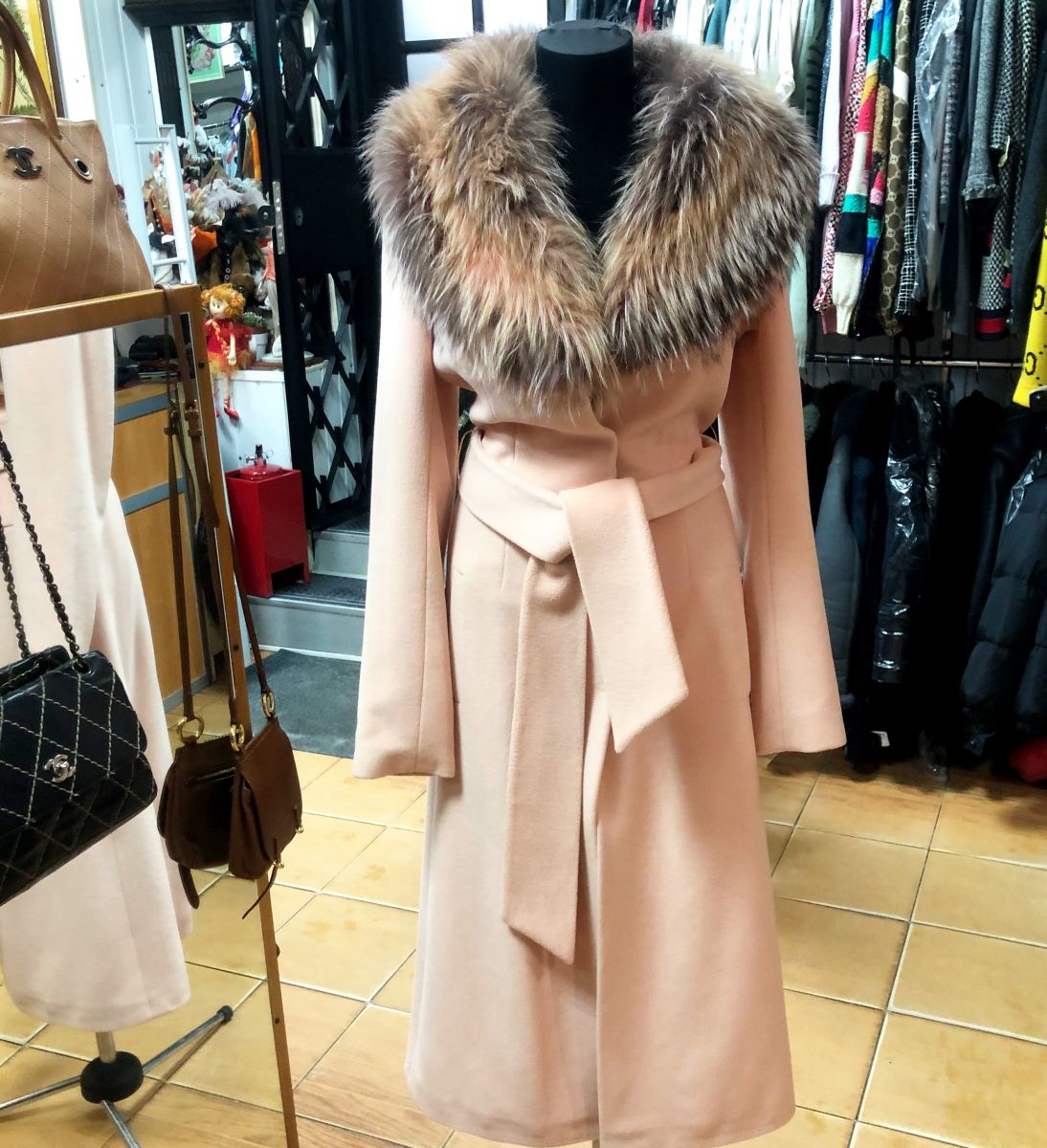 Пальто /кашемир/шелк/ мех лисы/ POESIS  COUTURE размер S цена 62 
620 руб