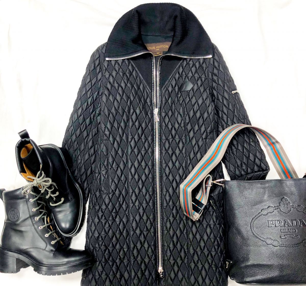Пальто LOUIS VUITTON размер 36 цена 69 232 руб Сумка PRADA
