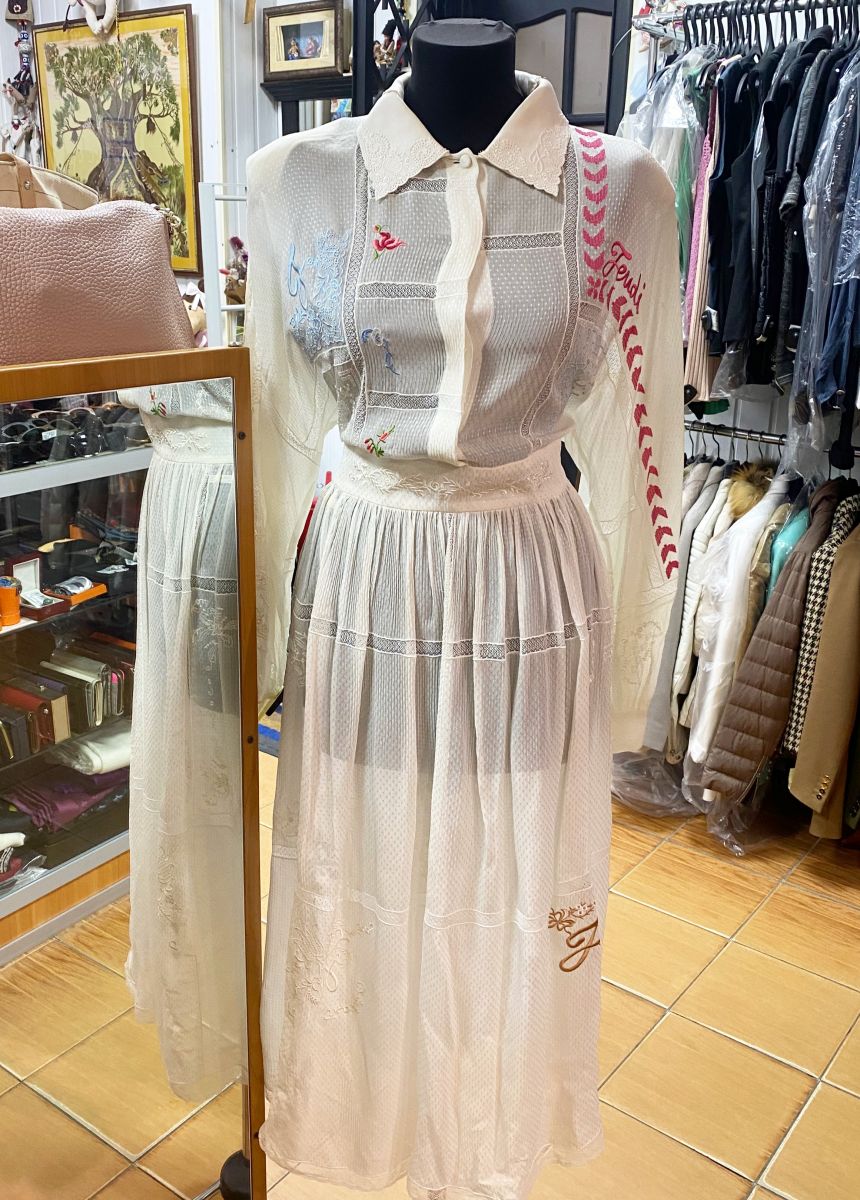 Платье /вышивка/ Fendi размер 44 цена 46 965 руб
