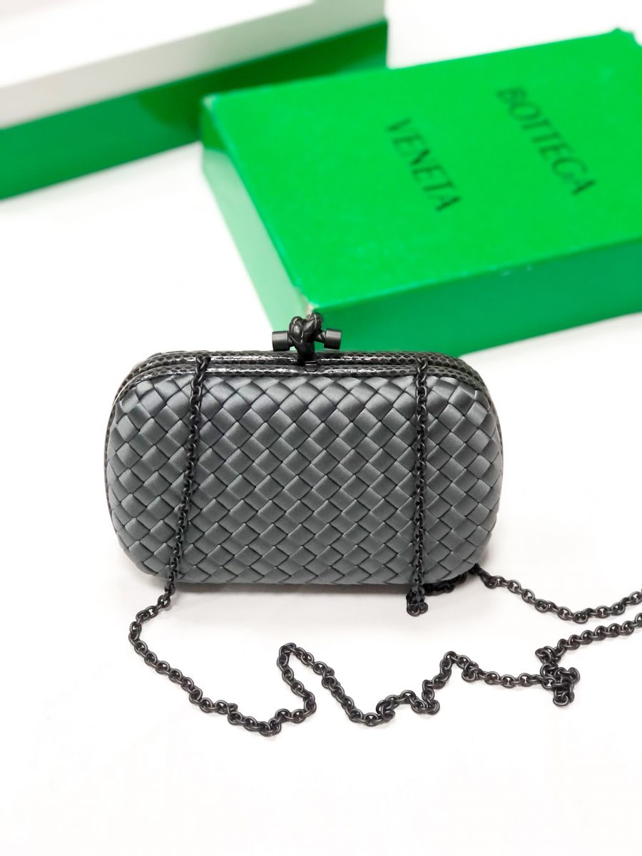 Клатч BOTTEGA VENETA цена 76 925 руб