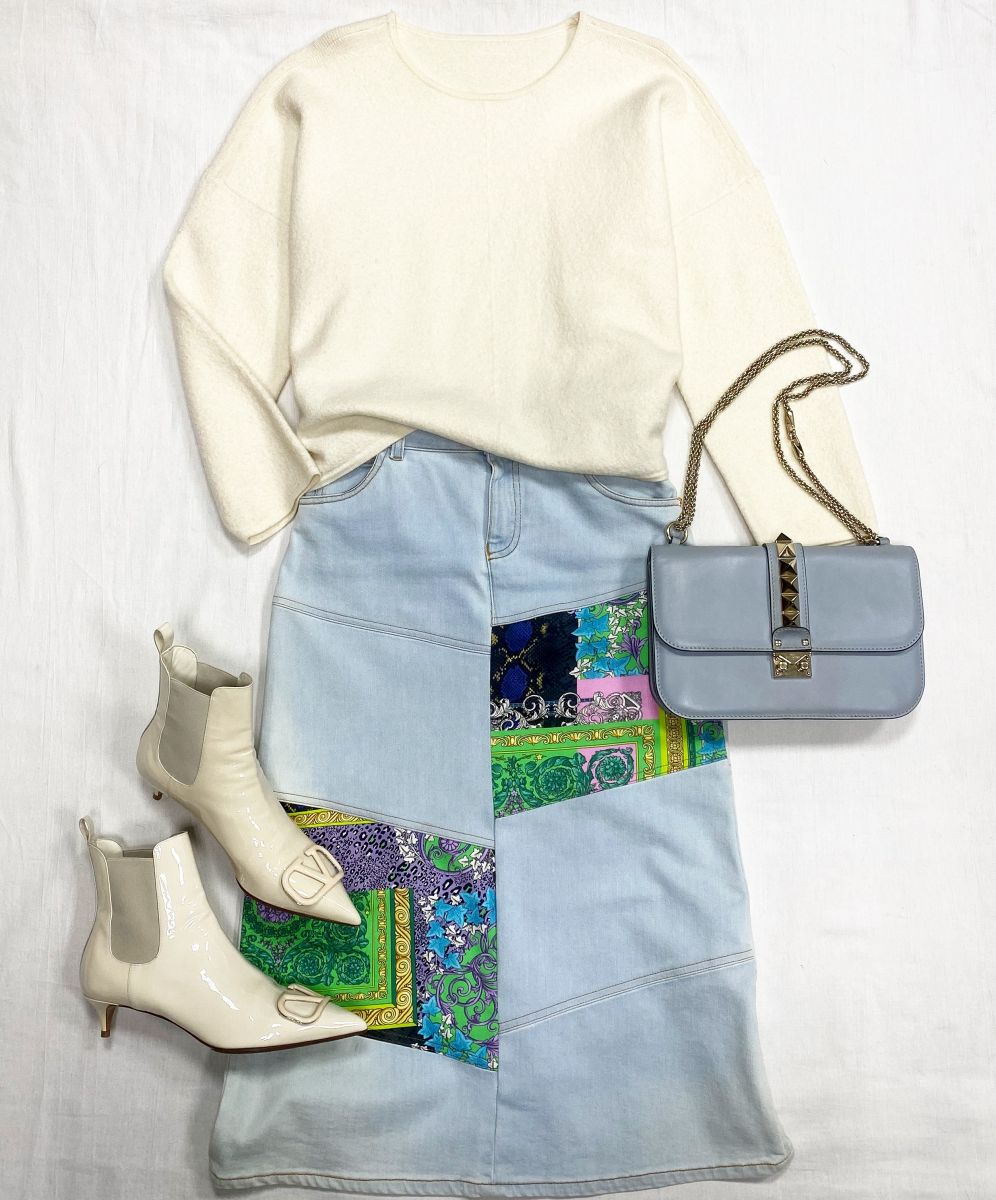 Свитер Totem размер M цена 10 959 руб Юбка Versace размер 42 цена 10 959 руб Ботильоны Valentino размер 38 цена 31 310 руб Сумка Valentino