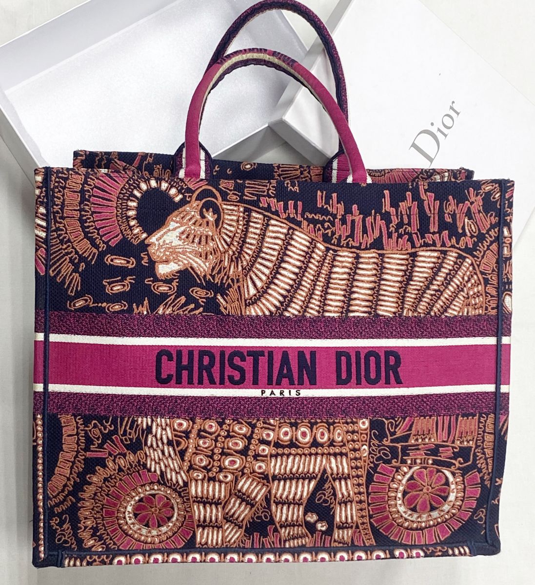 Сумка Christian Dior размер 40/33 цена 125 240 руб
 