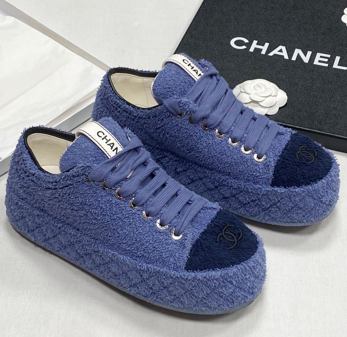 Кеды Chanel размер 38.5 цена 46 965 руб
