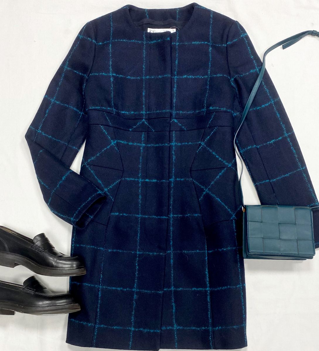 Пальто Christian Dior размер 38 цена 30 770 руб
Лоферы Brunello Cucinelli размер 36 цена 23 078 руб
Сумка Bottega Veneta 