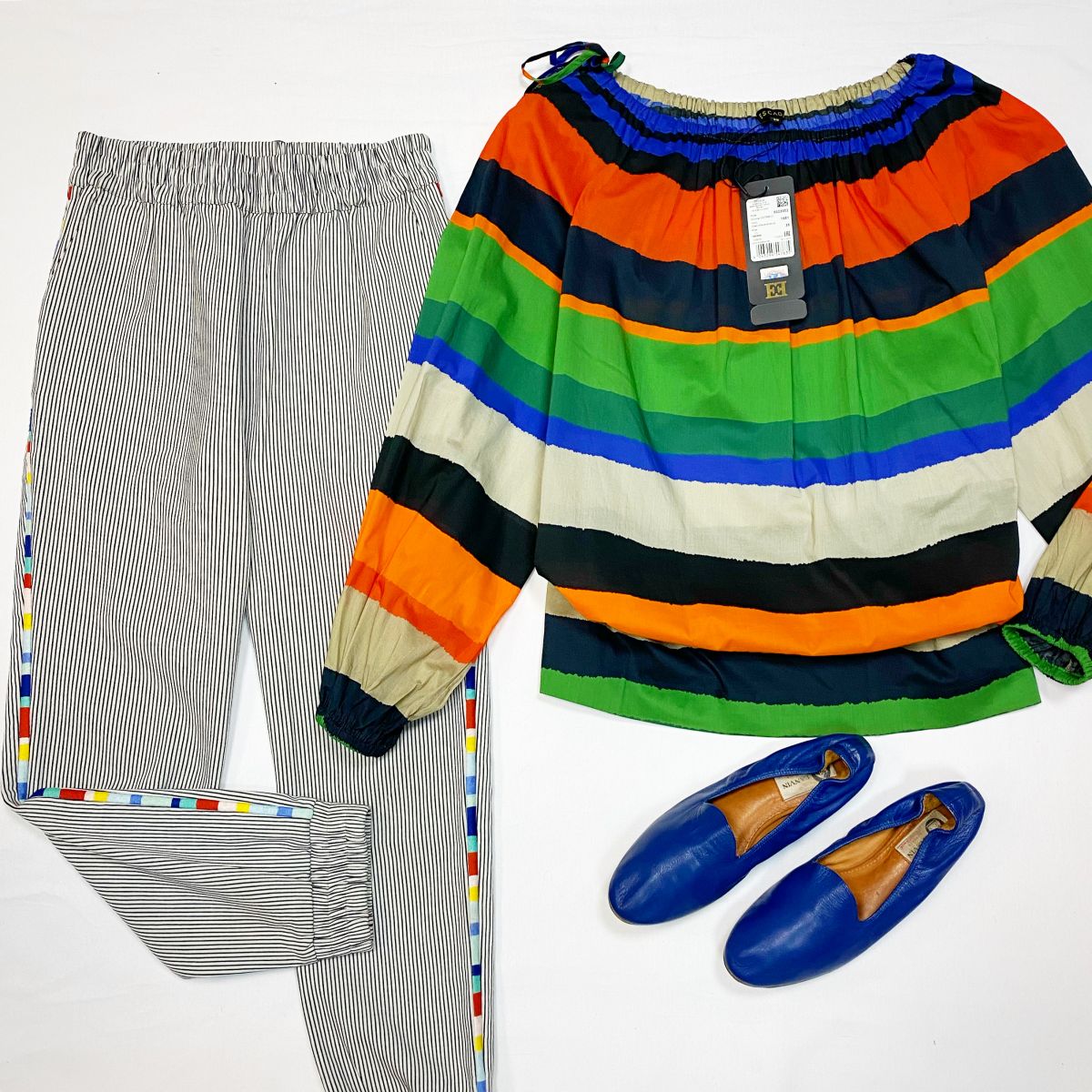 Блузка Escada размер 38 цена 7 693 руб / новая с бирками / Брюки Mira Mikati размер 38 цена 6 154 руб Лоферы Lanvin размер 38 цена 10 770 руб