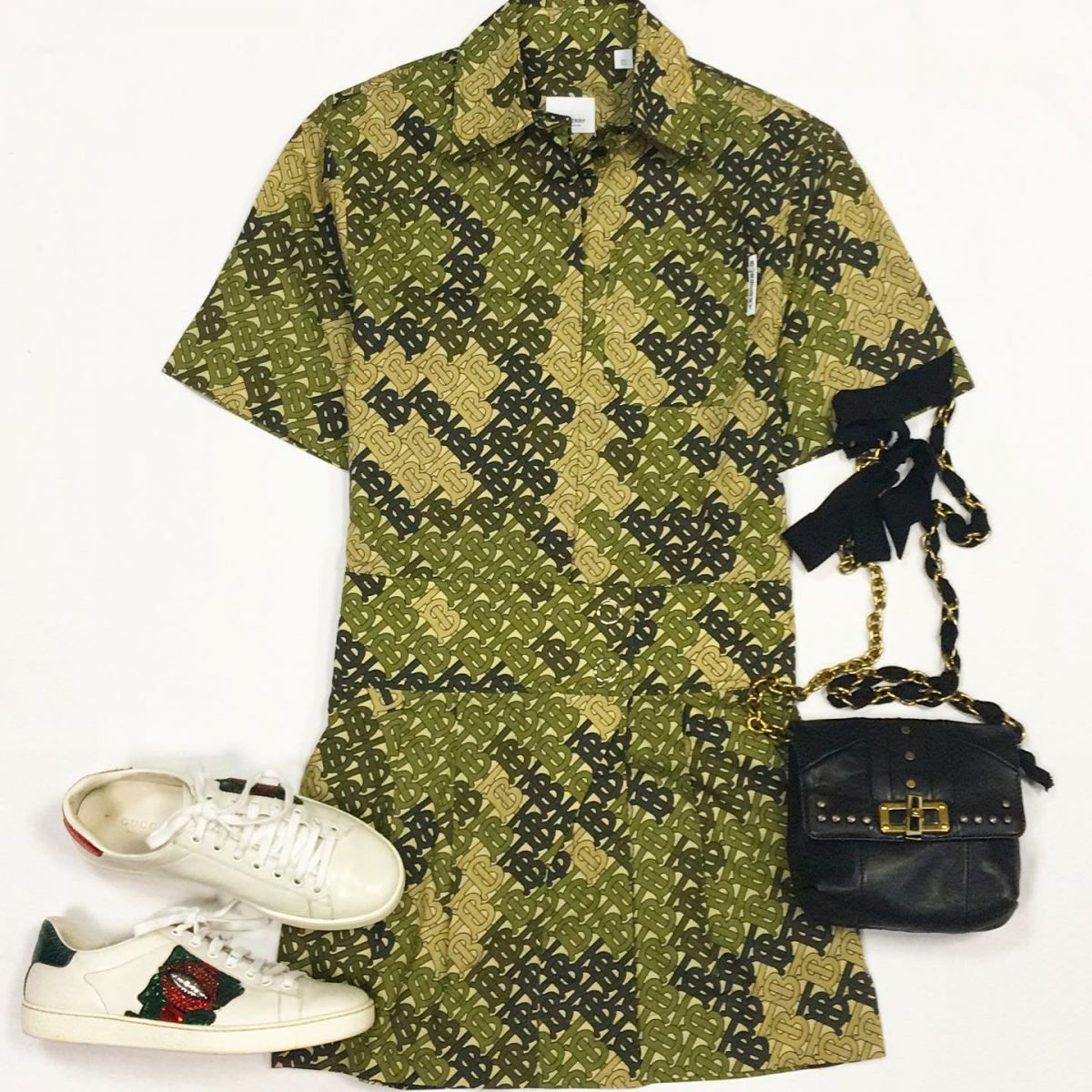 Платье BURBERRY  размер 36 цена 12 308 рубКеды GUCCI  размер 37 цена 10 770 руб
Сумка LANVIN 