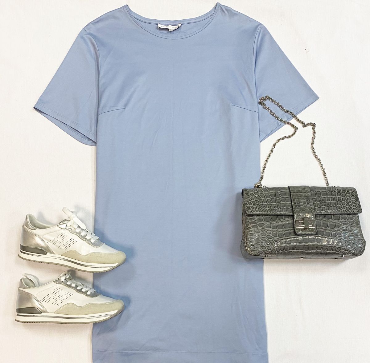 Платье Alexander Terekhov размер 50 цена 7 693 руб
Кроссовки Hogan 38.5 цена 9 231 руб
Сумка Parmeggiani 