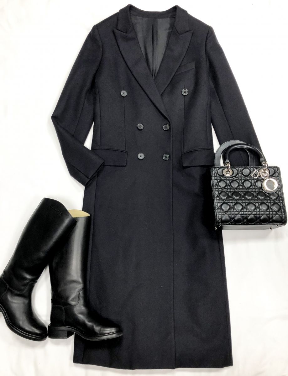 Пальто Celine размер 40 цена 46 965 руб
Сапоги Chanel размер 37 цена 46 965 руб
Сумка Christian Dior