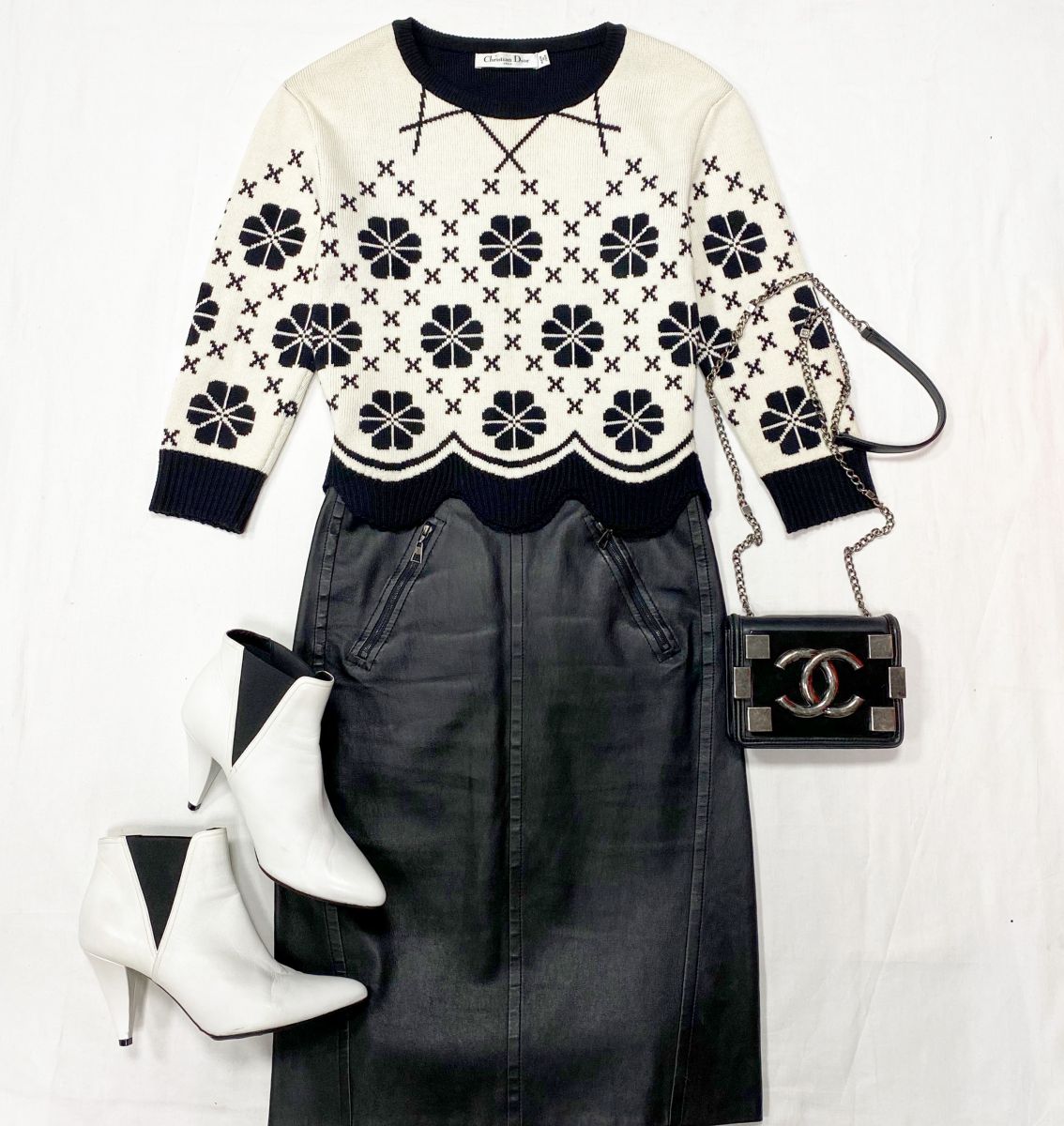 Кофта Christian Dior размер 38 цена 15 655 руб 
Юбка / кожа / Louis Vuitton размер 38 цена 18 786 руб 
Ботильоны Celine размер 39 цена 12 524 руб 
Сумочка Chanel