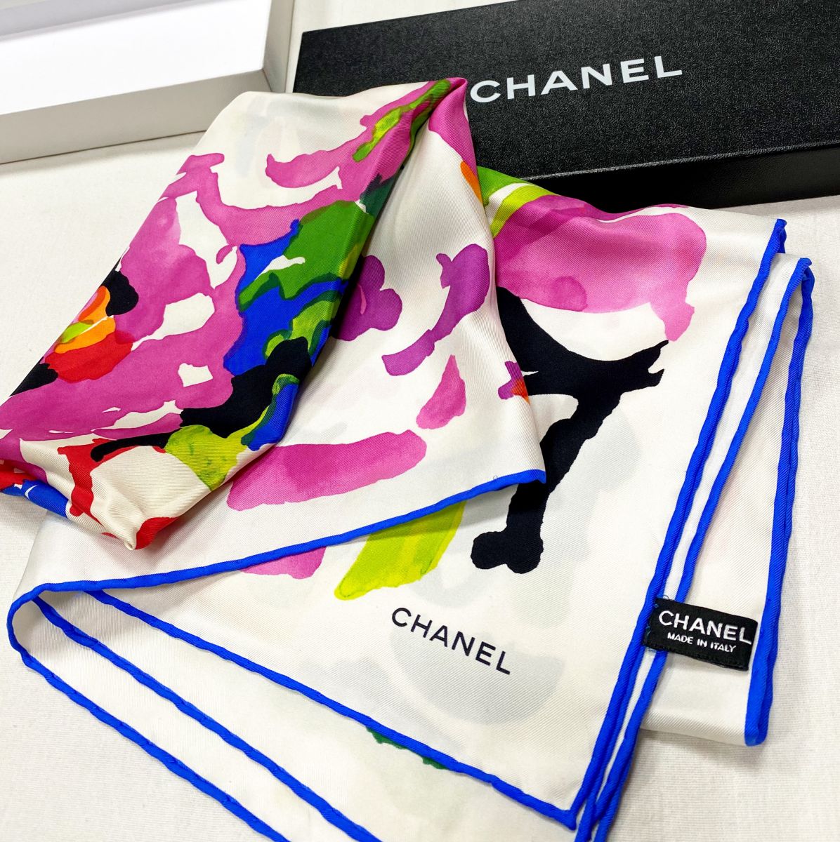 
Платок / шелк / Chanel размер 90/90 цена 15 655 руб 