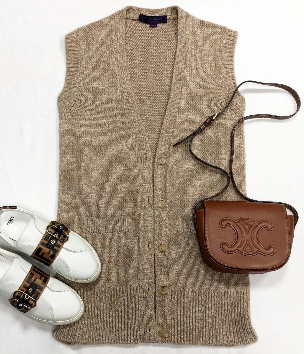 Жилет/ кашемир/ Ralph Lauren размер XXS цена 23 483 руб
Кеды Fendi размер 39 цена 23 483 руб
Сумка Celine