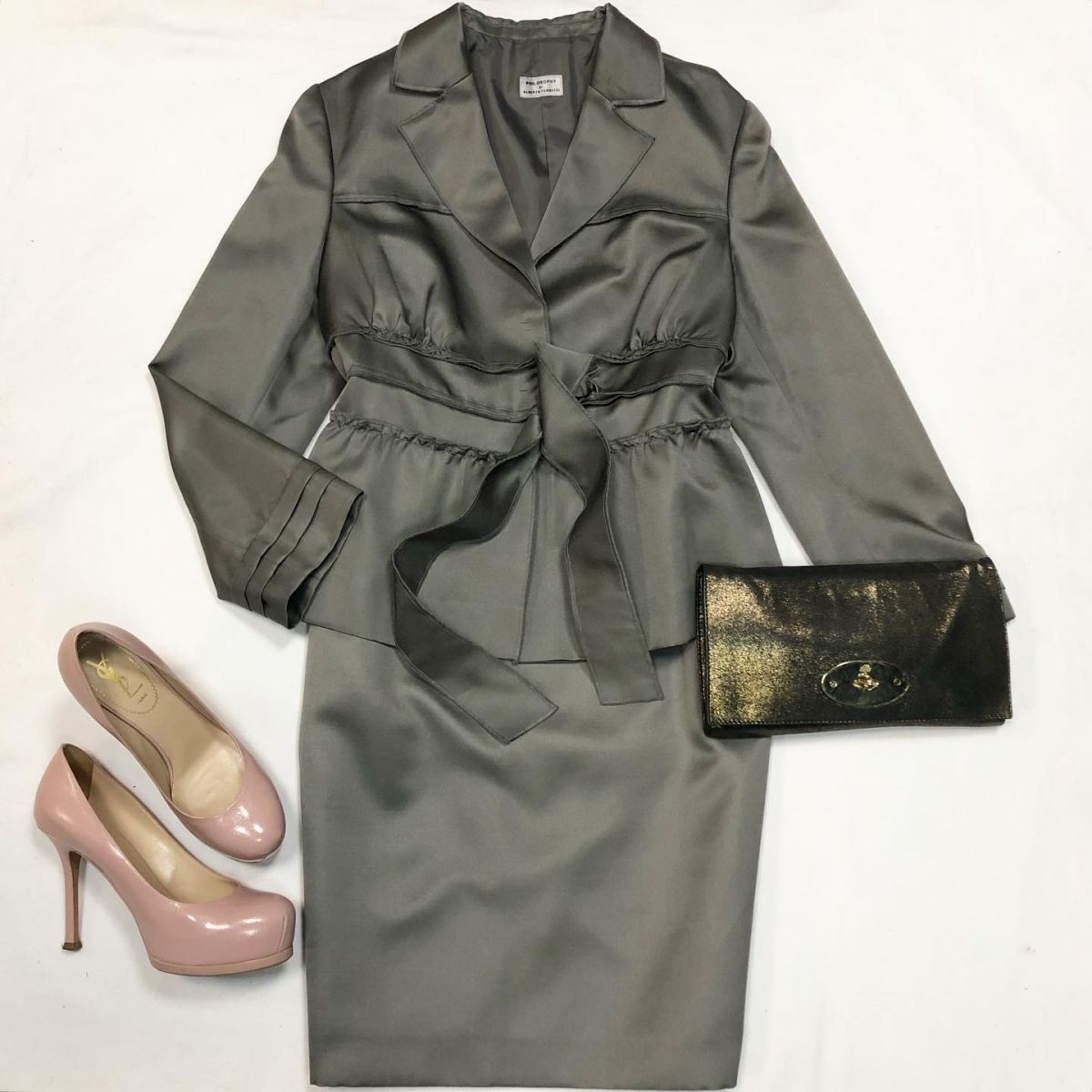 Костюм Philosophy размер 42/46 цена 7 693 рубТуфли YSL размер 37 цена 7693 руб Клатч Mulberry
