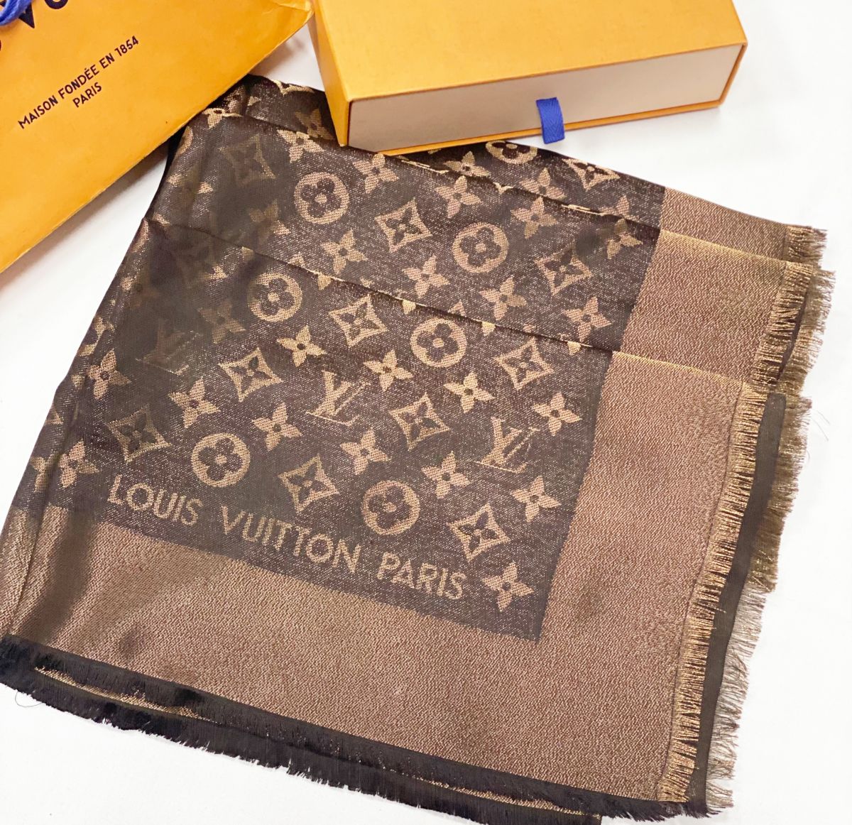 Палантин/люрекс/ Louis Vuitton размер 120 120 цена 23 078 руб 