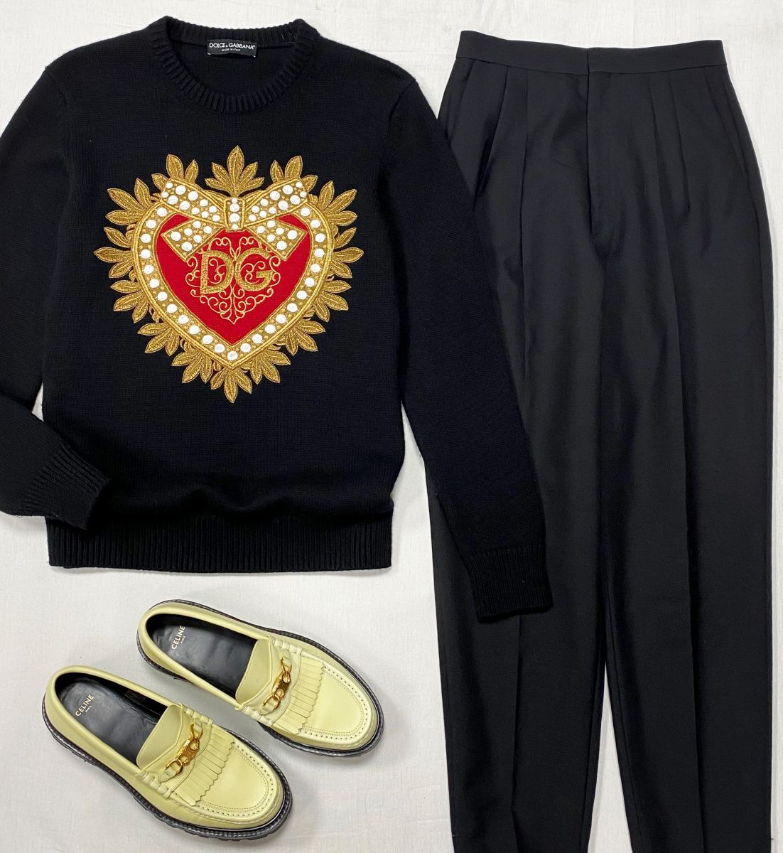 Свитер / кашемир / декоративная отделка / Dolce Gabbana размер 40 цена 23 483 руб 
Брюки Saint Laurent размер 38 цена 15 655 руб 
Лоферы Celine размер 41 цена 39 138 руб