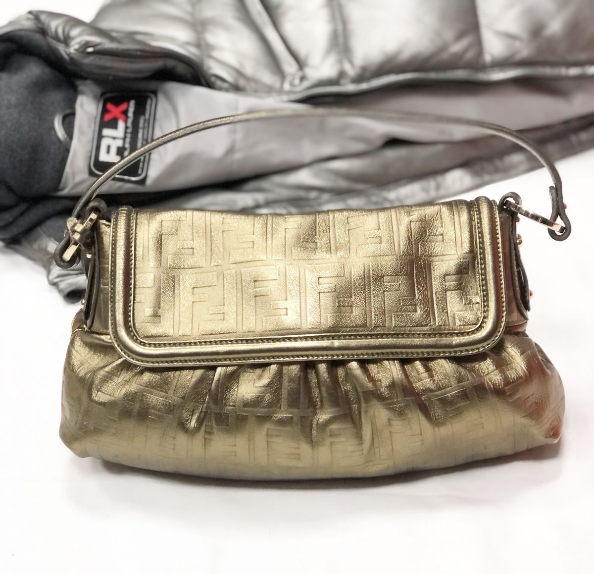 Сумка FENDI цена 30 
770 руб