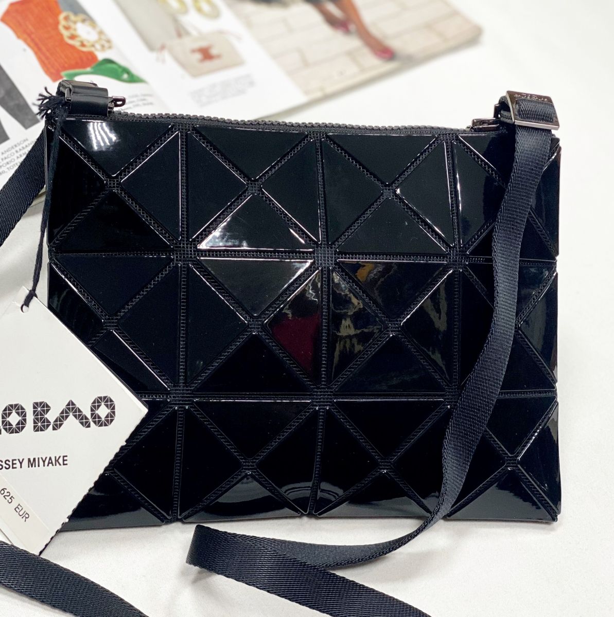 Сумочка Issey Miyake размер 23/17 цена 10 770 руб