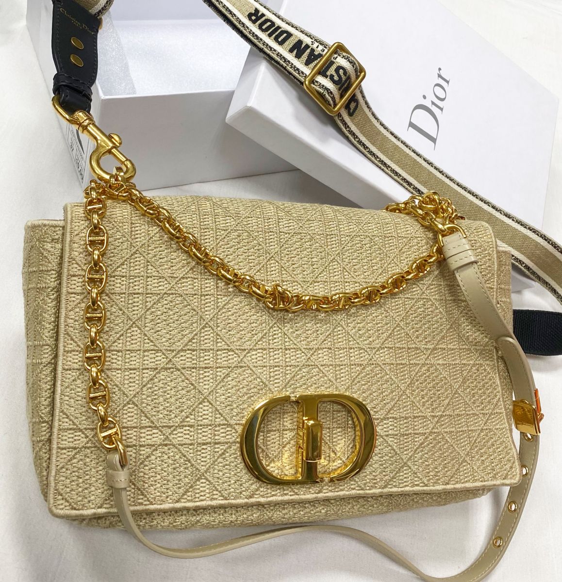 
Сумка / с дополнительным ремешком/ Christian Dior размер 30/20 цена 156 550 руб 