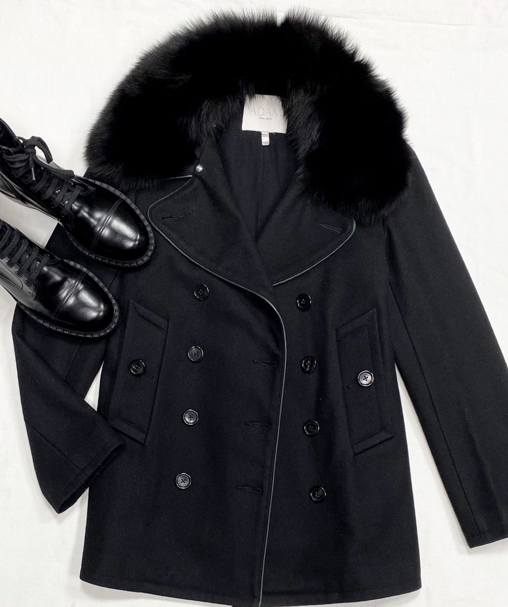 Полупальто Adam размер S цена 23 483 руб
Ботинки Prada размер 39 цена 78 275 руб