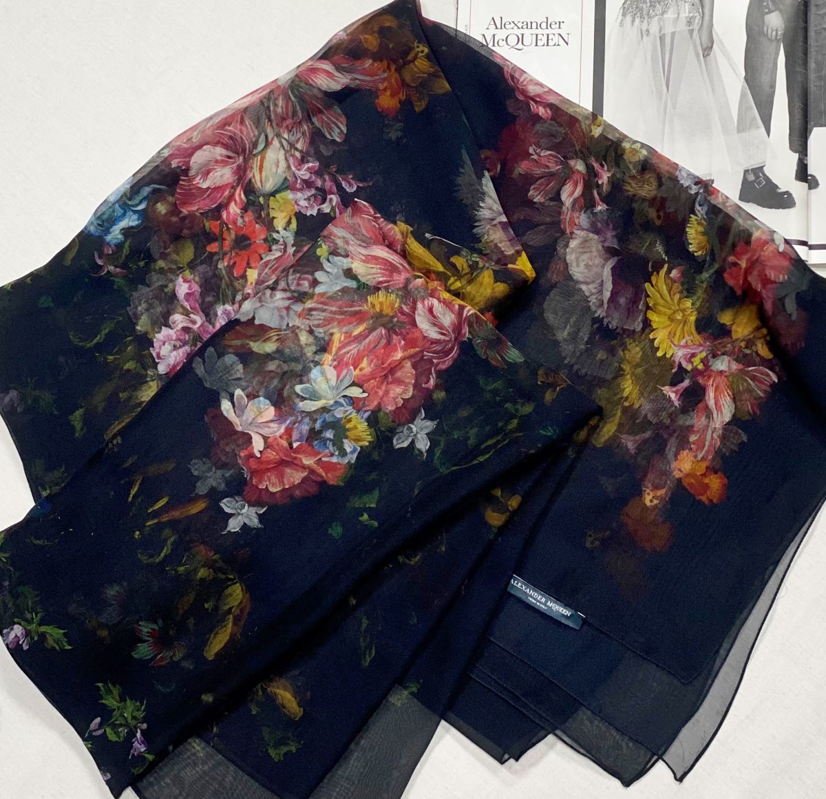 Палантин / шифон / Alexander McQueen размер 180/140 цена 7 828 руб