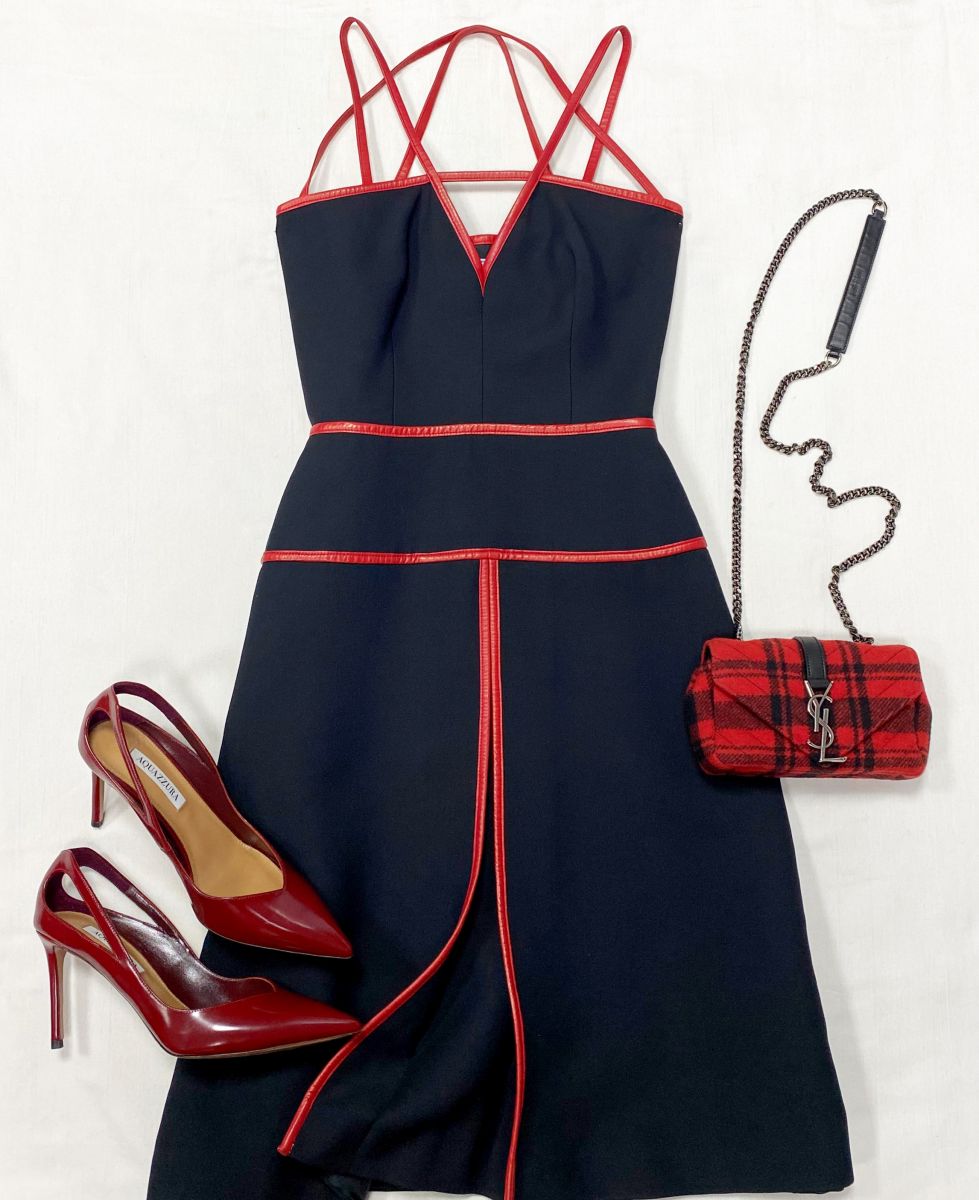 Платье / отделка кожи / Prada размер 38 цена 54 793 руб 
Туфли Aquazzura размер 40.5 цена 31 310 руб 
Сумочка Saint Laurent