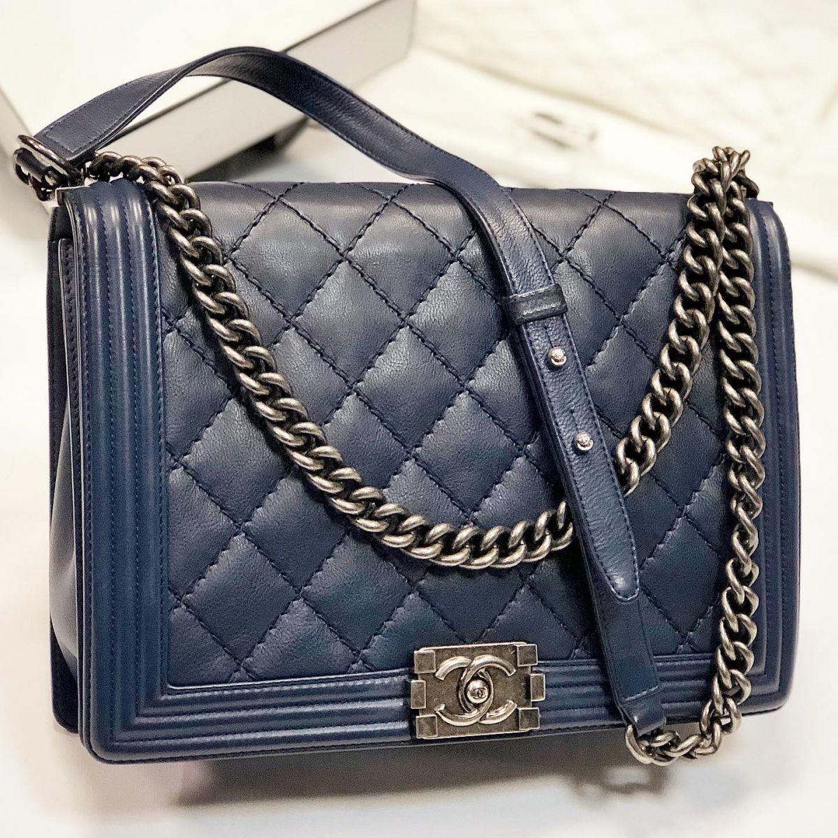 Сумка Chanel  размер 30/21 цена 184 620 руб