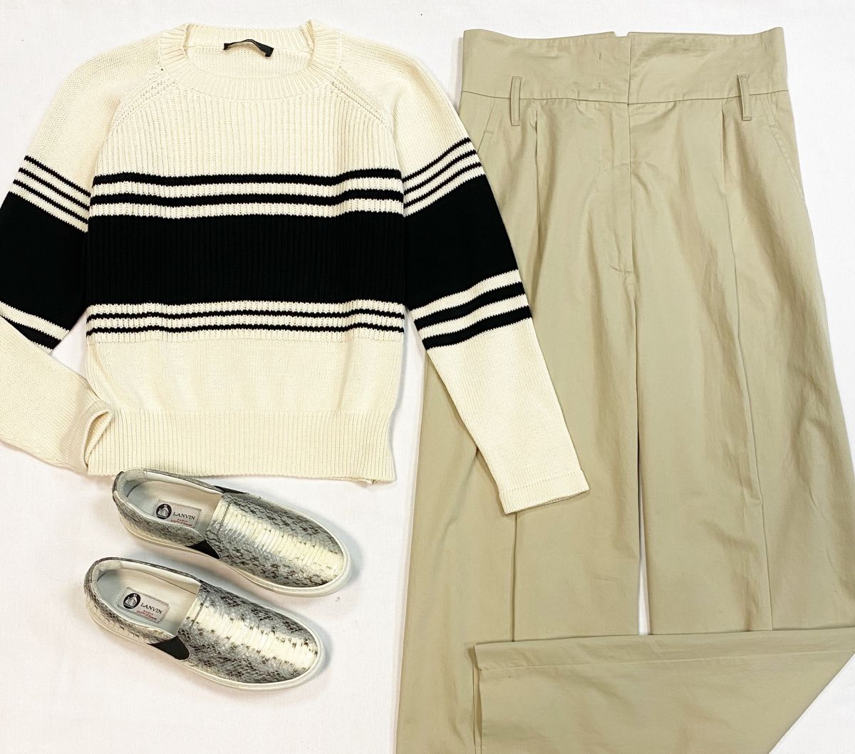 Кофта Max Mara размер 40 цена 6 154 руб
Брюки Max Mara размер 40 цена 7 693 руб
Лоферы Lanvin размер 39 цена 13 847 руб