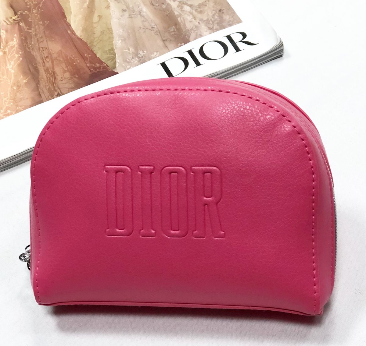 Косметичка Christian Dior цена 1 566 руб


