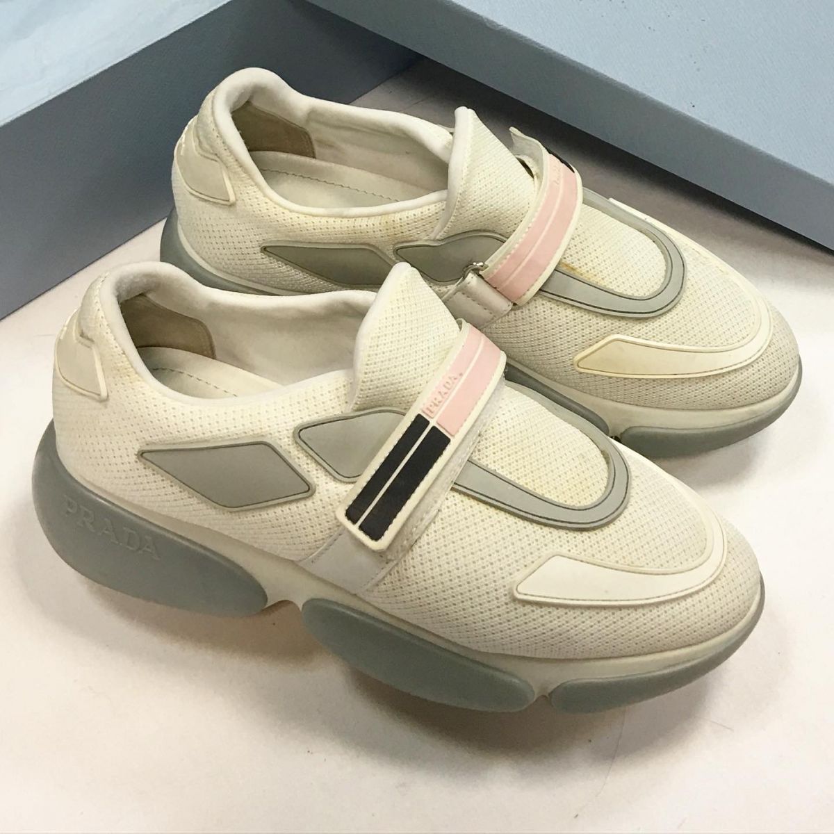 Кроссовки Prada  размер 36.5 цена 10 770 руб