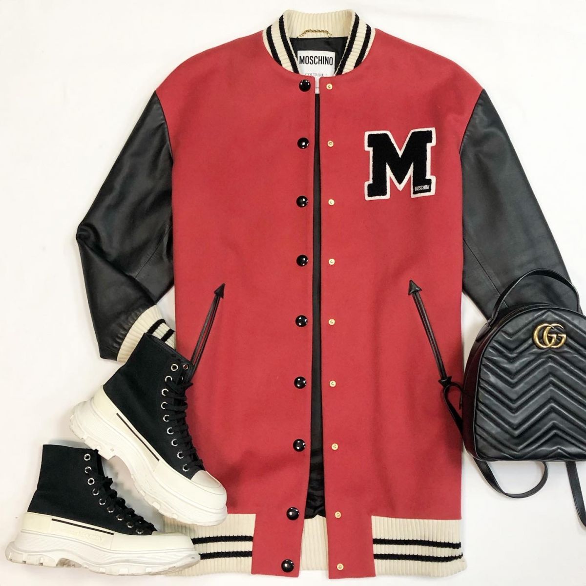 Бомбер Moschino размер 42 цена 18 462 рубКеды Alexander Mqueen размер 39 цена 18 463 рубРюкзак Gucci