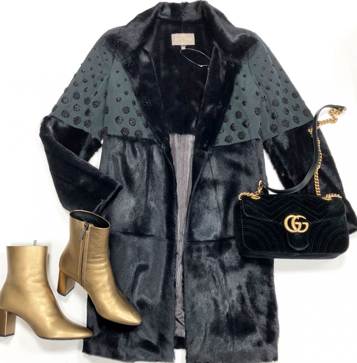 Пальто/ бисер/ мех/ ETRO размер 42 цена 61 540 руб
Ботильоны Saint Laurent размер 37.5 цена 23 078 руб
Сумка Gucci