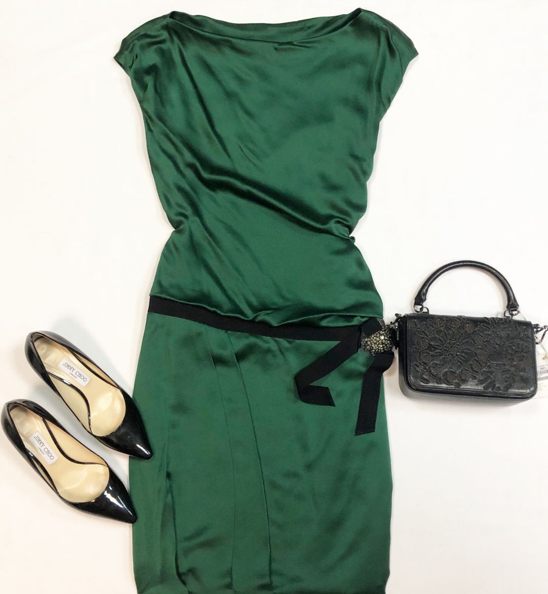 Платье Alberta Ferretti размер 46 цена 15 385 рубТуфли Jimmy Choo размер 39.5 цена 7 693 рубСумка Brunello Cucinelli