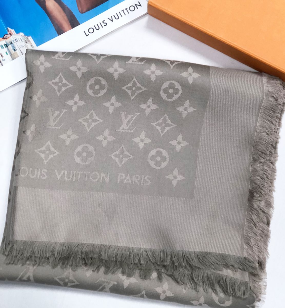 Палантин Louis Vuitton размер 140/140 цена 23 483 руб