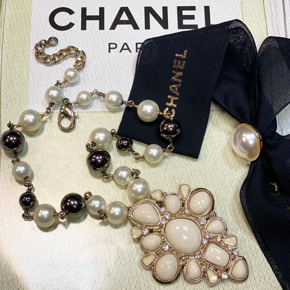 Колье Chanel цена 53 847 руб 